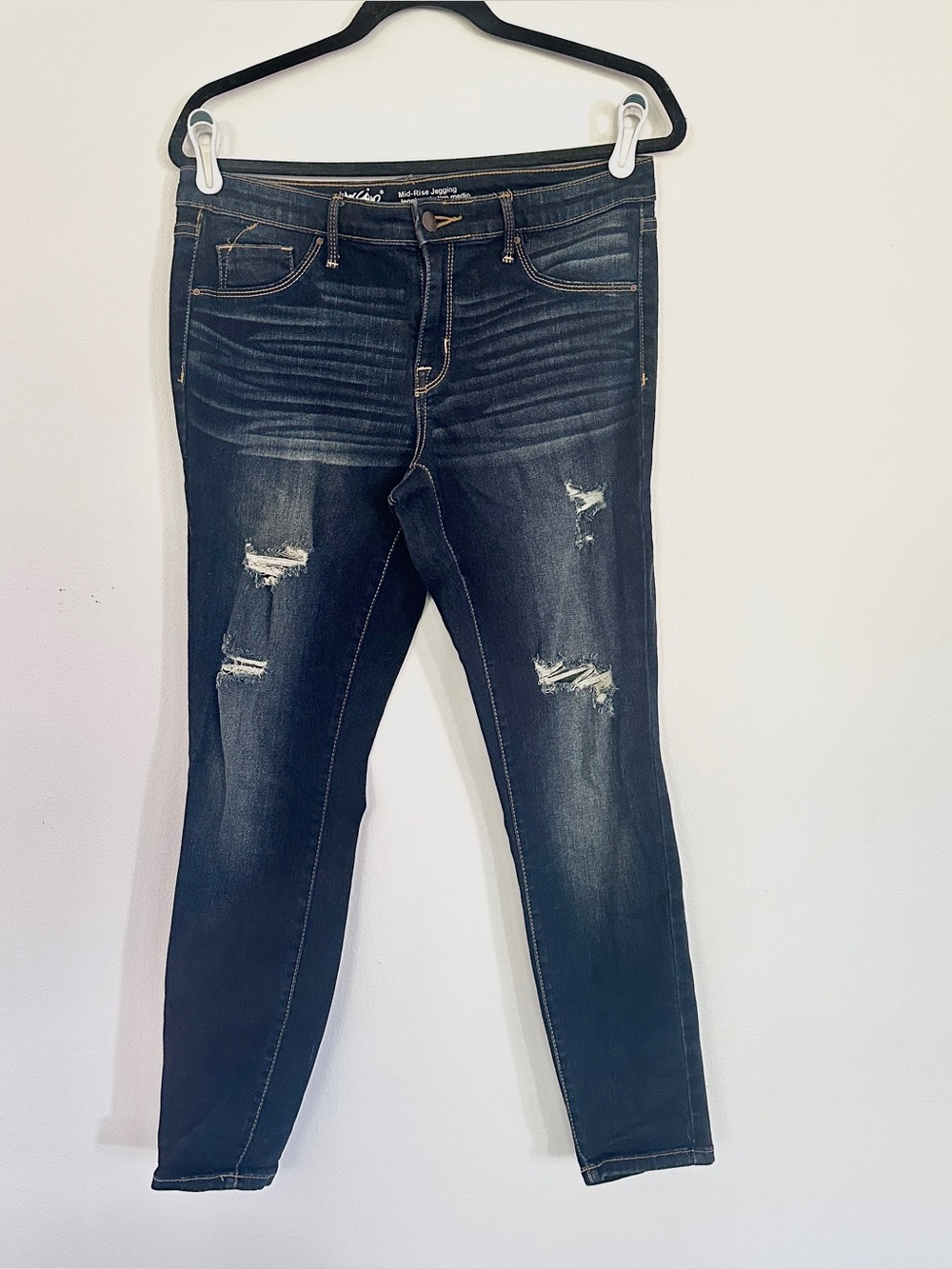 Mid-rise skinny jegging